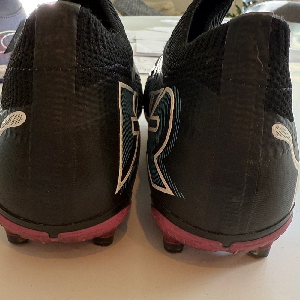 Puma Black and White Soccer Cleats- women's size 7 - Picture 9 of 9